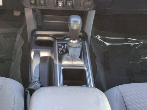 Used 2022 Toyota Tacoma SR5 w/ Technology Package image 19