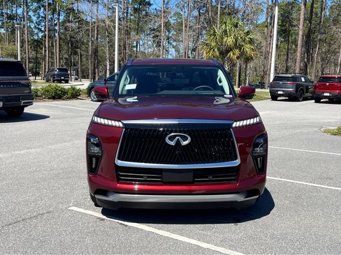 New 2025 INFINITI QX80 Luxe image 2