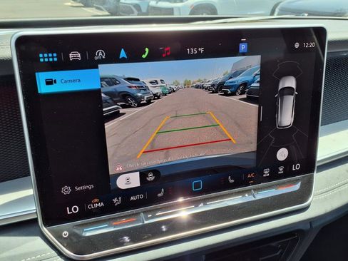 New 2025 Volkswagen Tiguan SE image 17