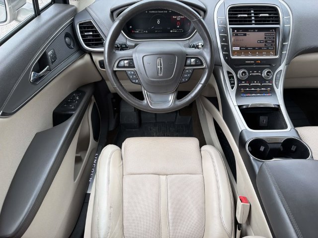 Used 2019 Lincoln Nautilus Reserve w/ Driver Assistance Package FWD image 17