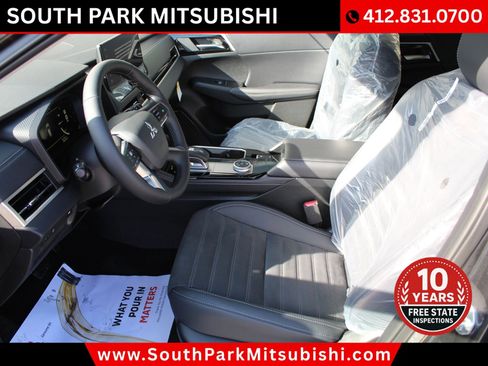 New 2026 Mitsubishi Outlander SE image 12