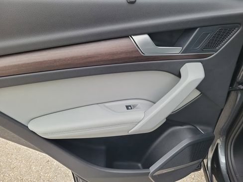 Certified 2022 Audi Q5 2.0T Premium Plus w/ Premium Plus Package image 12