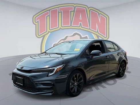 Used 2024 Toyota Corolla SE FWD image 2