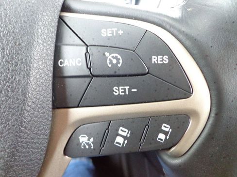 Used 2016 Jeep Cherokee High Altitude w/ Technology Group image 26