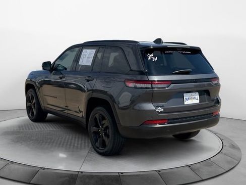 Used 2023 Jeep Grand Cherokee Limited w/ Luxury Tech Group II AWD/4WD image 5