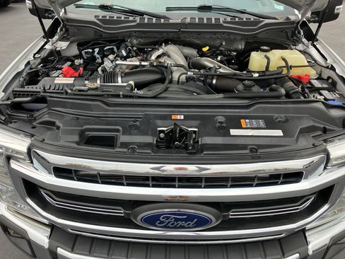 Used 2022 Ford F250 Lariat w/ Chrome Package image 37