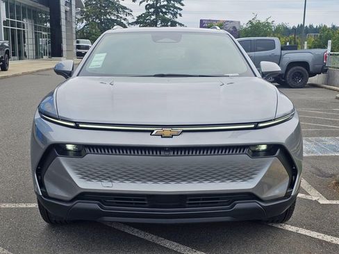 New 2026 Chevrolet Equinox EV LT AWD/4WD image 8