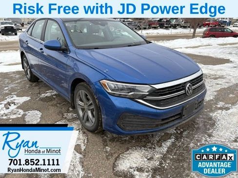 Used 2024 Volkswagen Jetta SE image 1