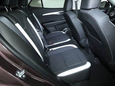 Used 2025 Buick Envision Sport Touring image 31