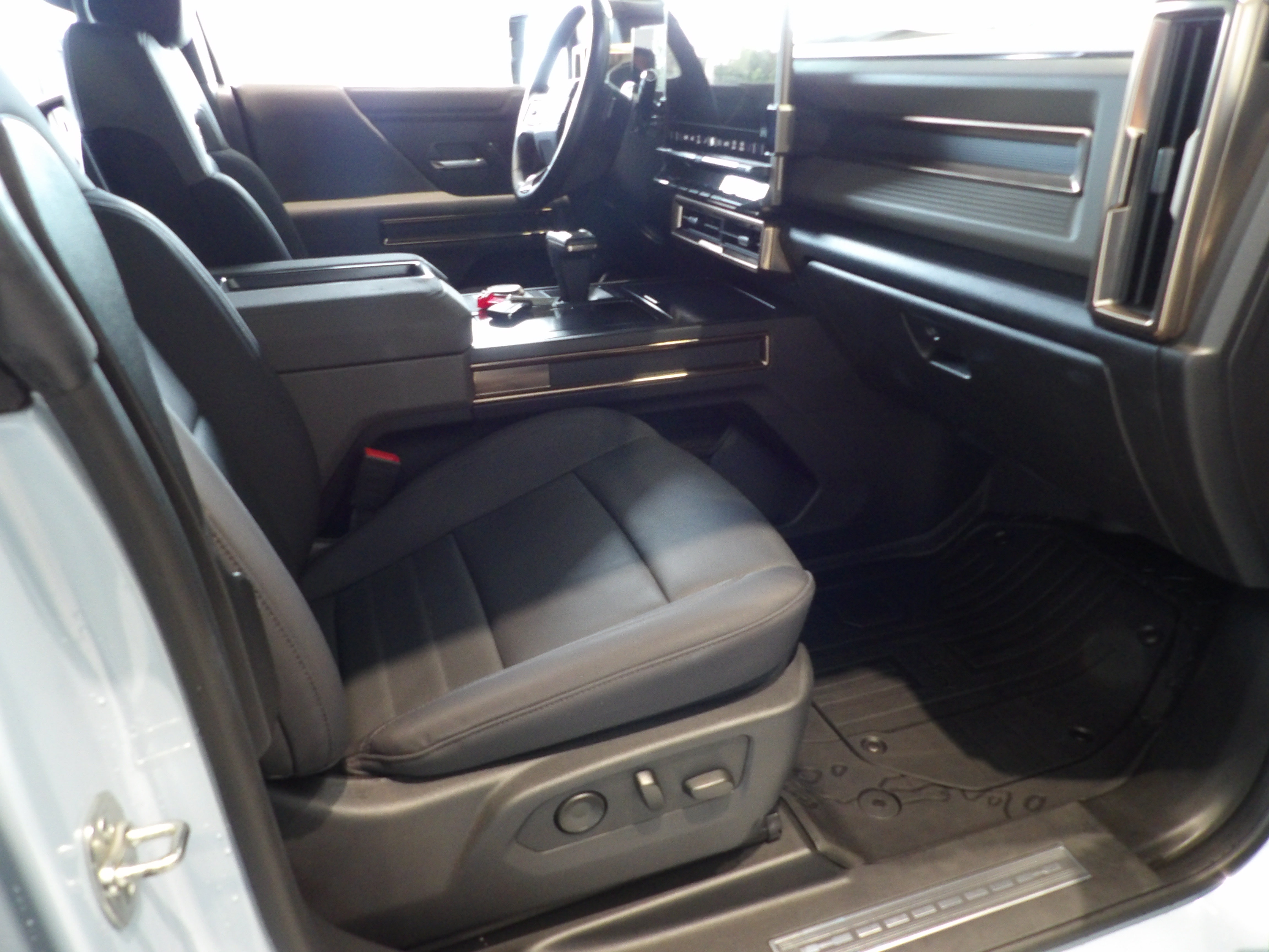 Used 2025 GMC Hummer EV 2X AWD/4WD image 24