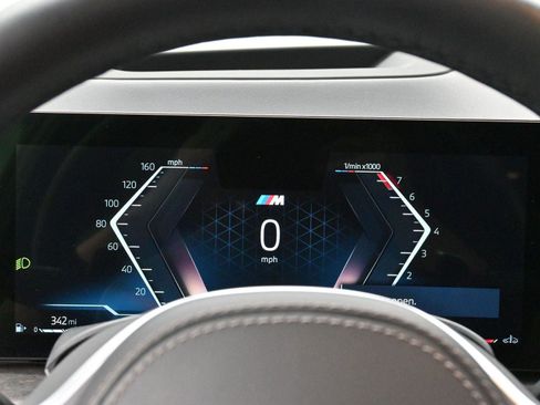 Used 2024 BMW X7 xDrive40i w/ M Sport Package image 22