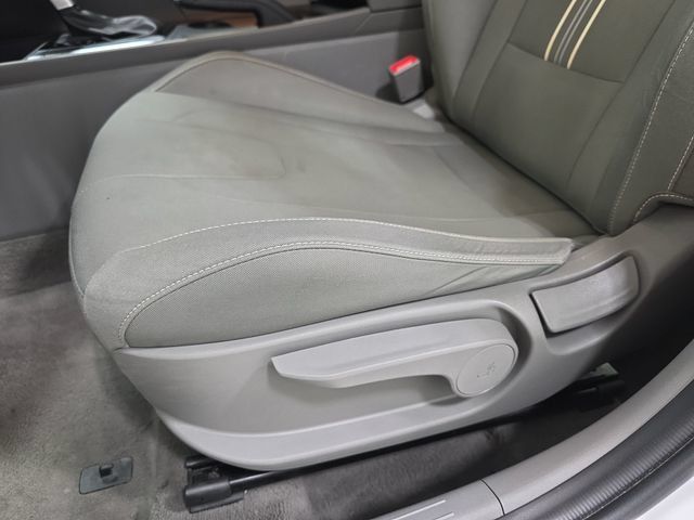 Used 2024 Hyundai Elantra SEL FWD image 29