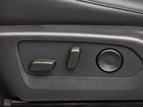 Used 2025 Chevrolet Colorado Trail Boss image 9