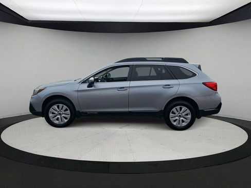 Used 2018 Subaru Outback 2.5i Premium image 5