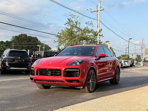Used 2021 Porsche Cayenne GTS AWD/4WD image 3