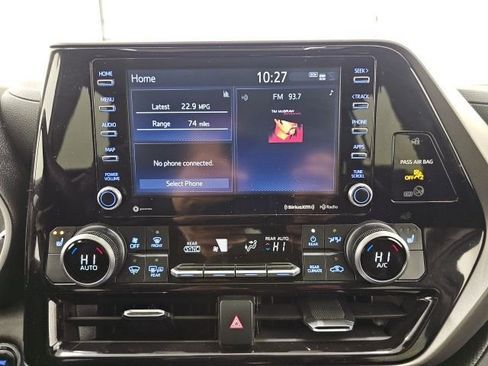 Certified 2022 Toyota Highlander XLE image 24