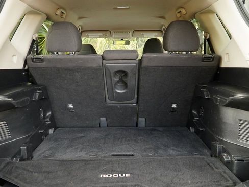 Used 2016 Nissan Rogue SV image 33