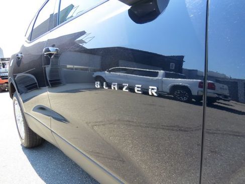 Used 2021 Chevrolet Blazer LT FWD image 6