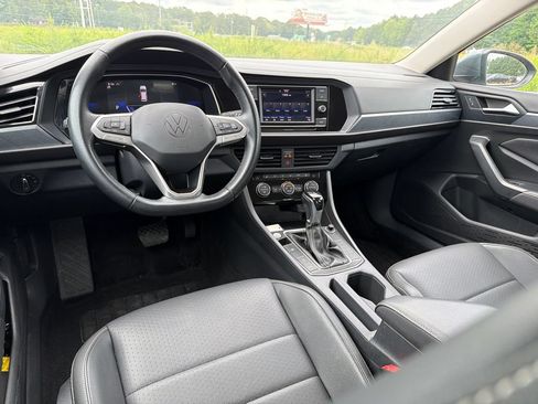 Used 2024 Volkswagen Jetta SE FWD image 22