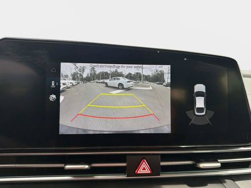 Used 2023 Hyundai Elantra Limited image 24