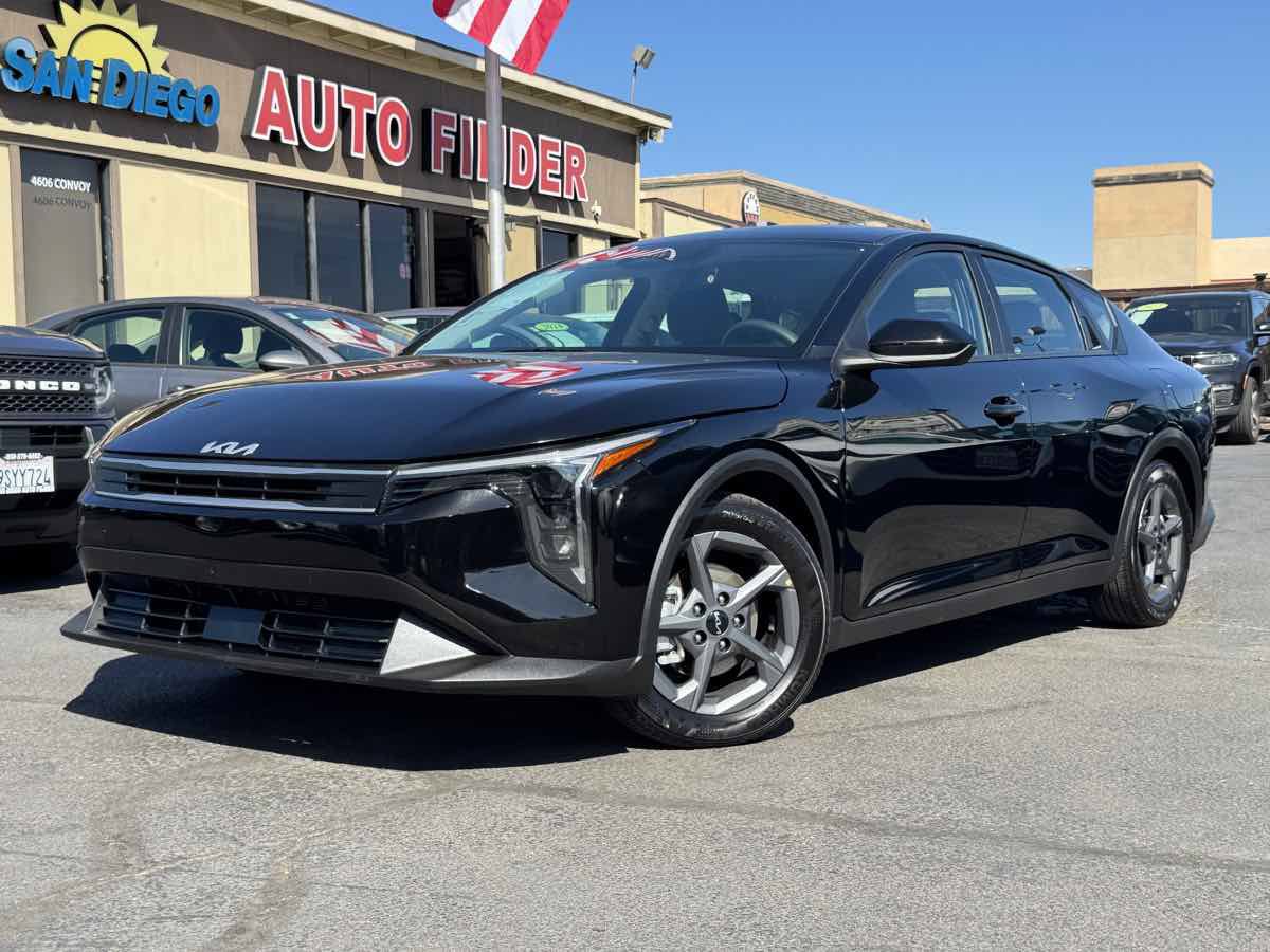 Used 2026 Kia K4 FWD image 2