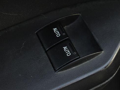 Used 2006 Ford Mustang GT image 9