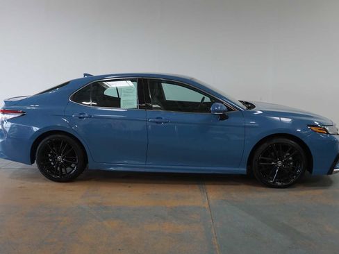 Used 2023 Toyota Camry XSE image 6