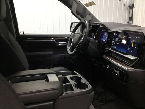Used 2022 Chevrolet Silverado 1500 LT AWD/4WD image 43