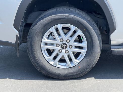 Used 2023 Toyota Sequoia SR5 AWD/4WD image 15