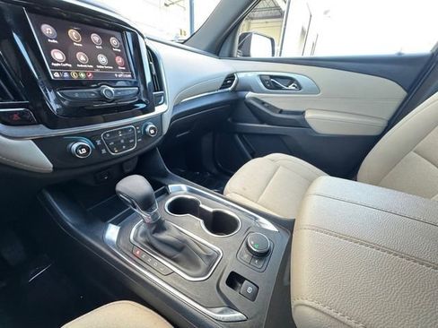Used 2023 Chevrolet Traverse LS w/ Safety Package image 10