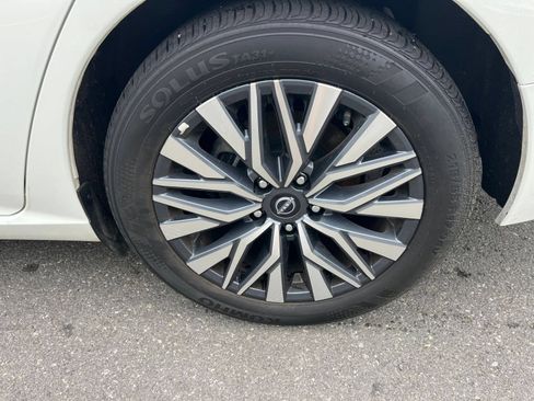 Used 2025 Nissan Altima 2.5 SV FWD image 26