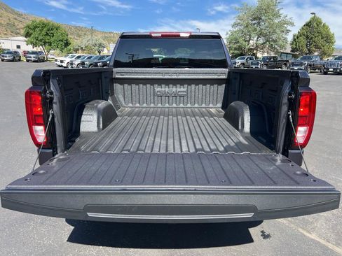 New 2025 GMC Sierra 1500 Elevation image 10