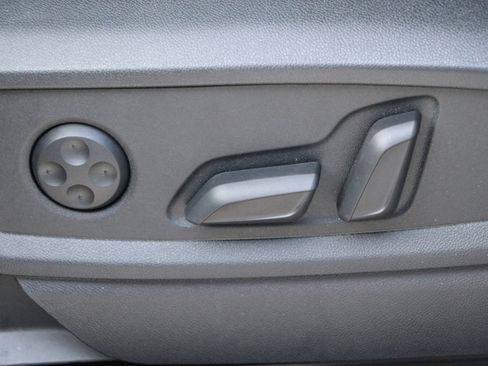 Certified 2025 Audi Q5 2.0T Premium w/ Convenience Plus Package image 28