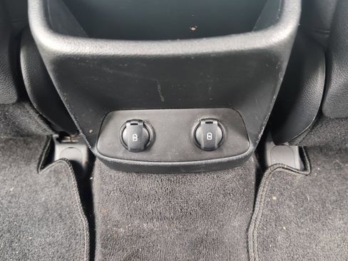 Used 2019 Hyundai Santa Fe SE image 18