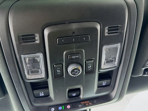 Used 2022 Chevrolet Tahoe RST w/ Sport Performance Package image 16