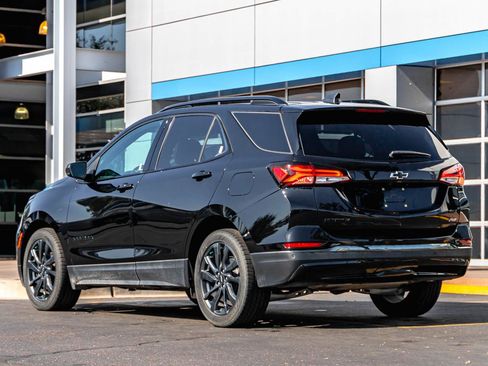 Used 2022 Chevrolet Equinox RS FWD image 3