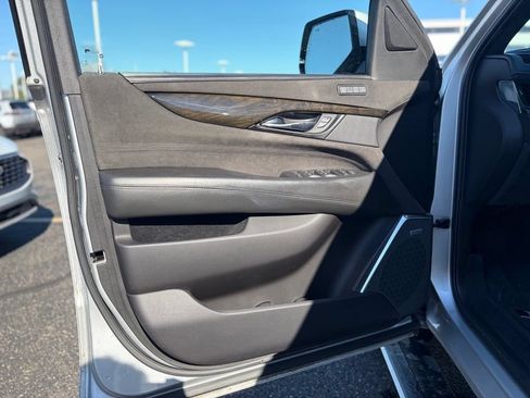 Used 2020 Cadillac Escalade Platinum AWD/4WD image 22