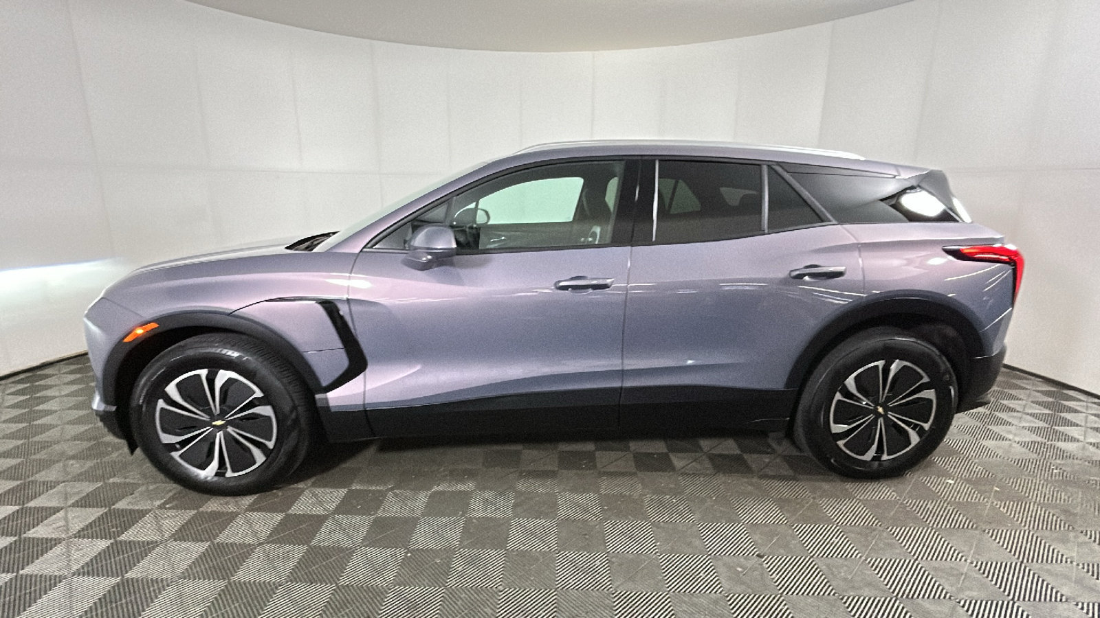 Used 2024 Chevrolet Blazer EV LT AWD/4WD image 7