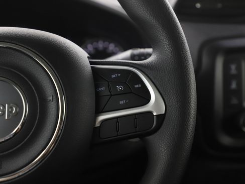 Used 2018 Jeep Renegade Sport w/ Power & Air Group image 27