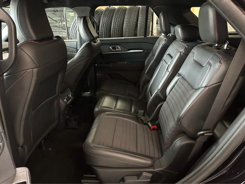 Used 2025 Ford Explorer ST-Line w/ Premium Package AWD/4WD image 34
