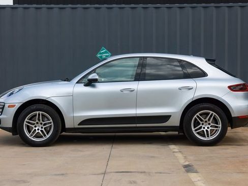 Used 2017 Porsche Macan AWD/4WD image 4