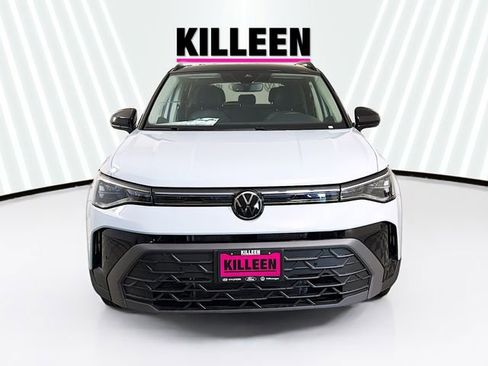New 2026 Volkswagen Taos SE FWD image 2