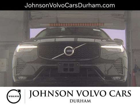 Used 2025 Volvo XC60 B5 Core image 3