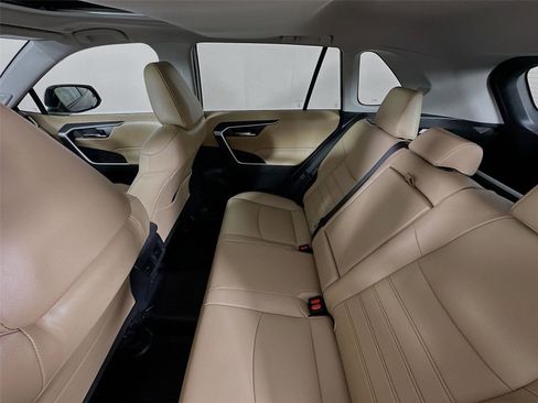 Used 2023 Toyota RAV4 XLE Premium image 20