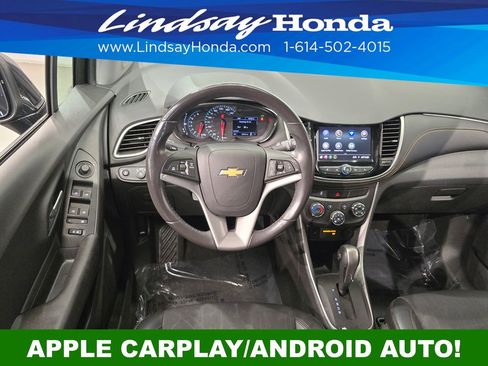Used 2020 Chevrolet Trax LT w/ LT Convenience Package FWD image 12
