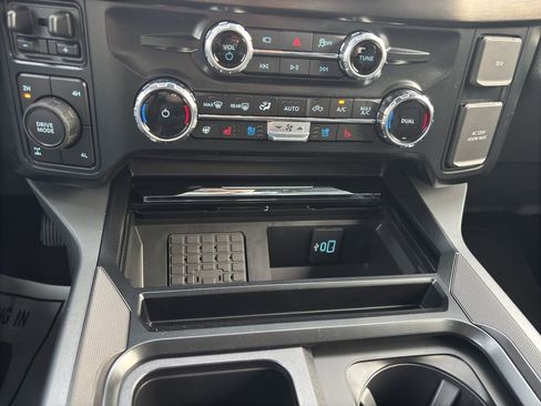 New 2026 Ford F250 Lariat w/ Black Appearance Package image 25