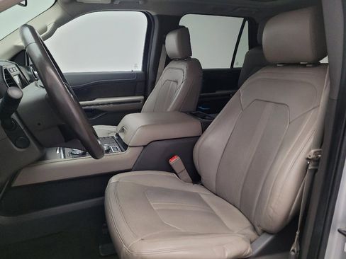 Used 2019 Ford Expedition Limited w/ Equipment Group 302A AWD/4WD image 17