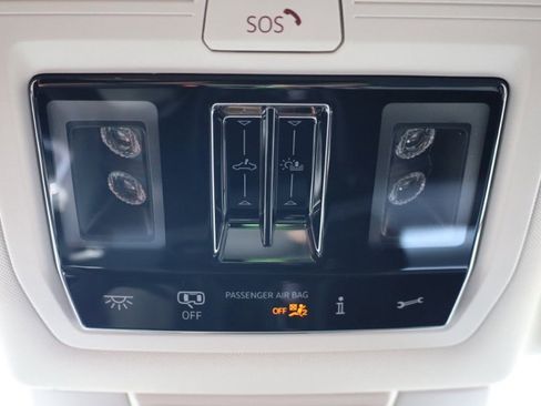 New 2025 Volkswagen Tiguan SE image 28