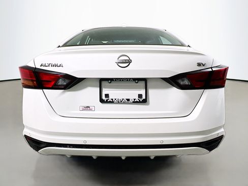 Used 2024 Nissan Altima 2.5 SV image 6