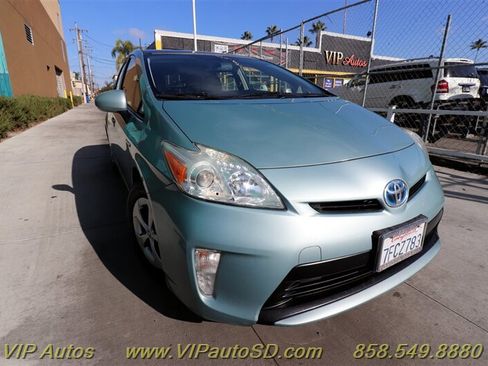 Used 2014 Toyota Prius Four w/ Solar Roof Package image 29